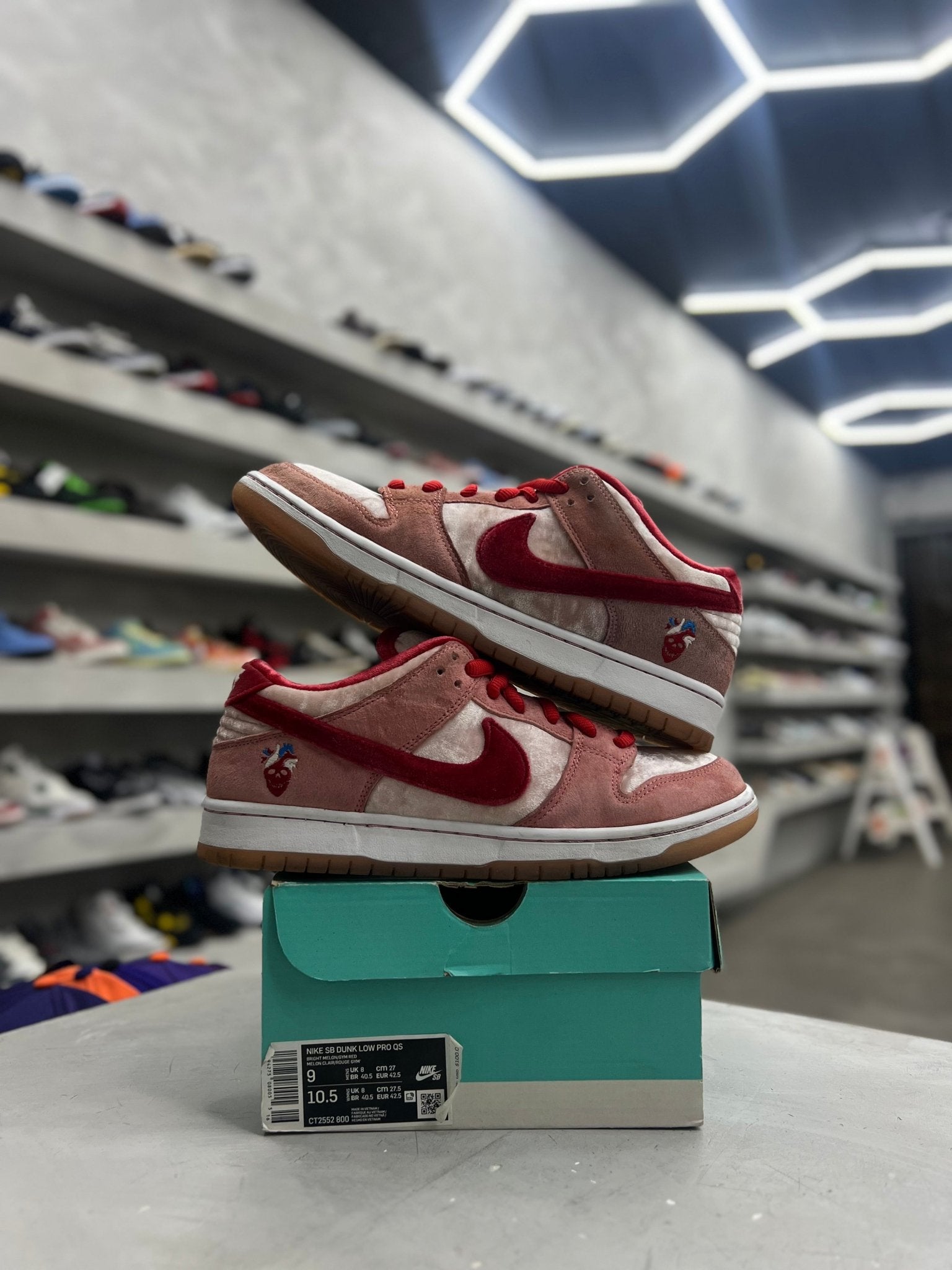 Nike SB Dunk Low StrangeLove Skateboards Sz 9 (PREOWNED) - Restock AveNike SB Dunk Low StrangeLove Skateboards Sz 9 (PREOWNED)Restock AveRestock Ave9Restock Ave