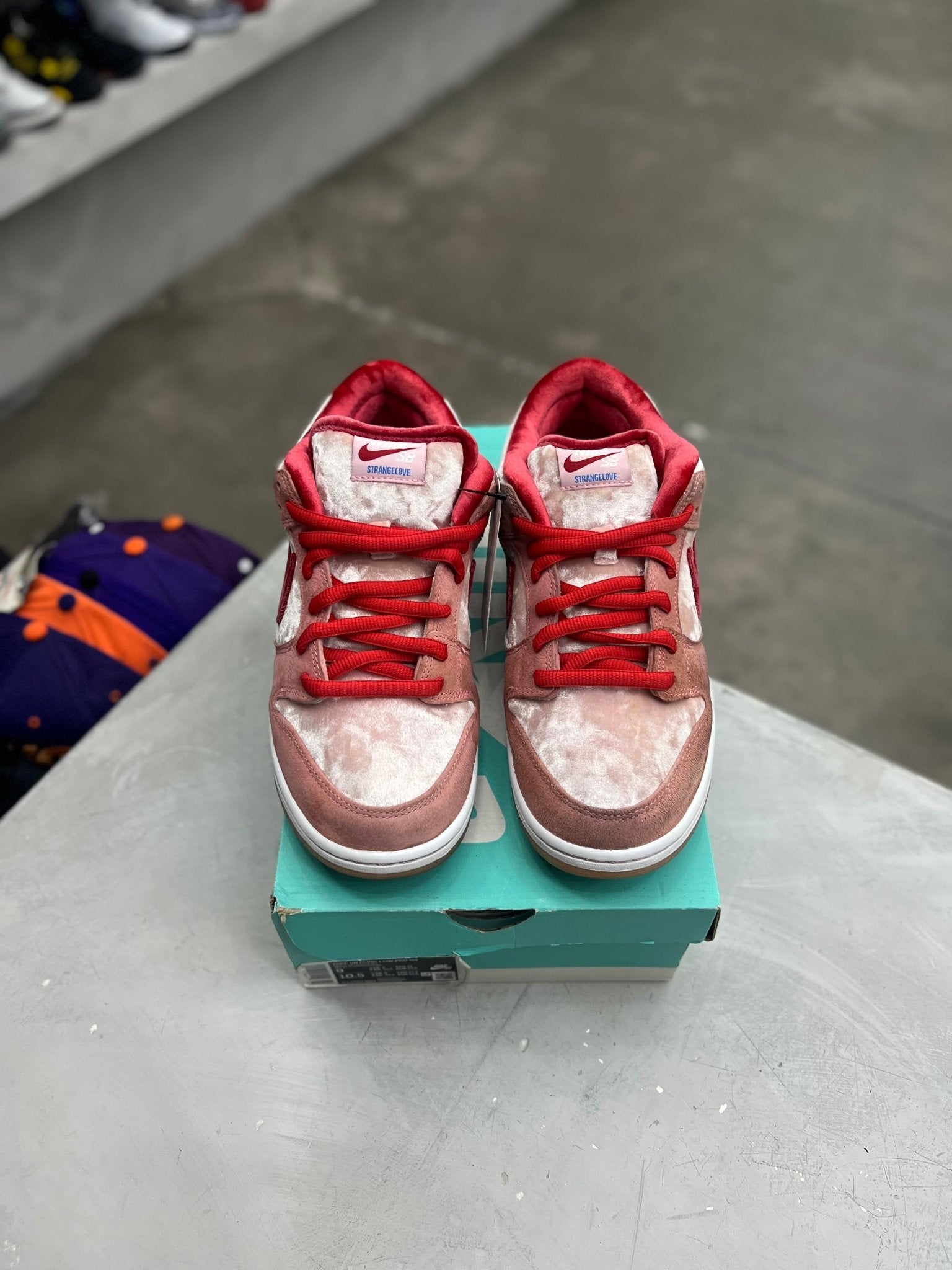 Nike SB Dunk Low StrangeLove Skateboards Sz 9 (PREOWNED) – Restock Ave
