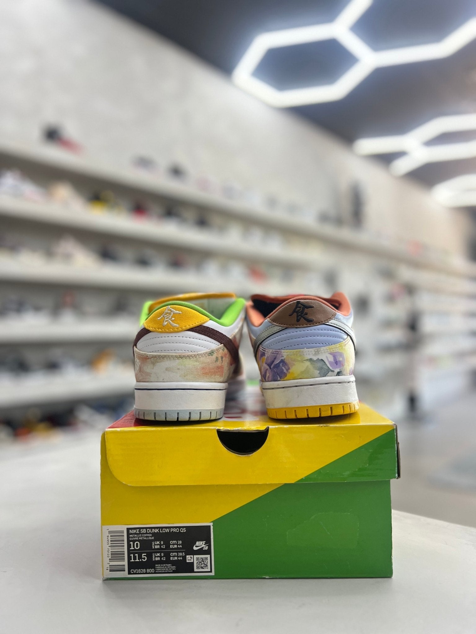 Nike SB Dunk Low Street Hawker Sz 10 (PREOWNED) - Restock AveNike SB Dunk Low Street Hawker Sz 10 (PREOWNED)Restock AveRestock Ave1074442867Restock Ave