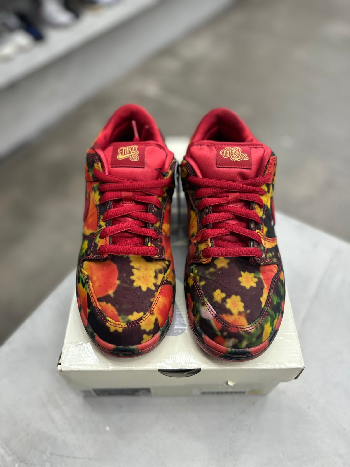 Nike SB Dunk Low The Wizard of Oz Poppy Field Sz 9 (PREOWNED) - Restock AveNike SB Dunk Low The Wizard of Oz Poppy Field Sz 9 (PREOWNED)Restock AveRestock Ave9Restock Ave