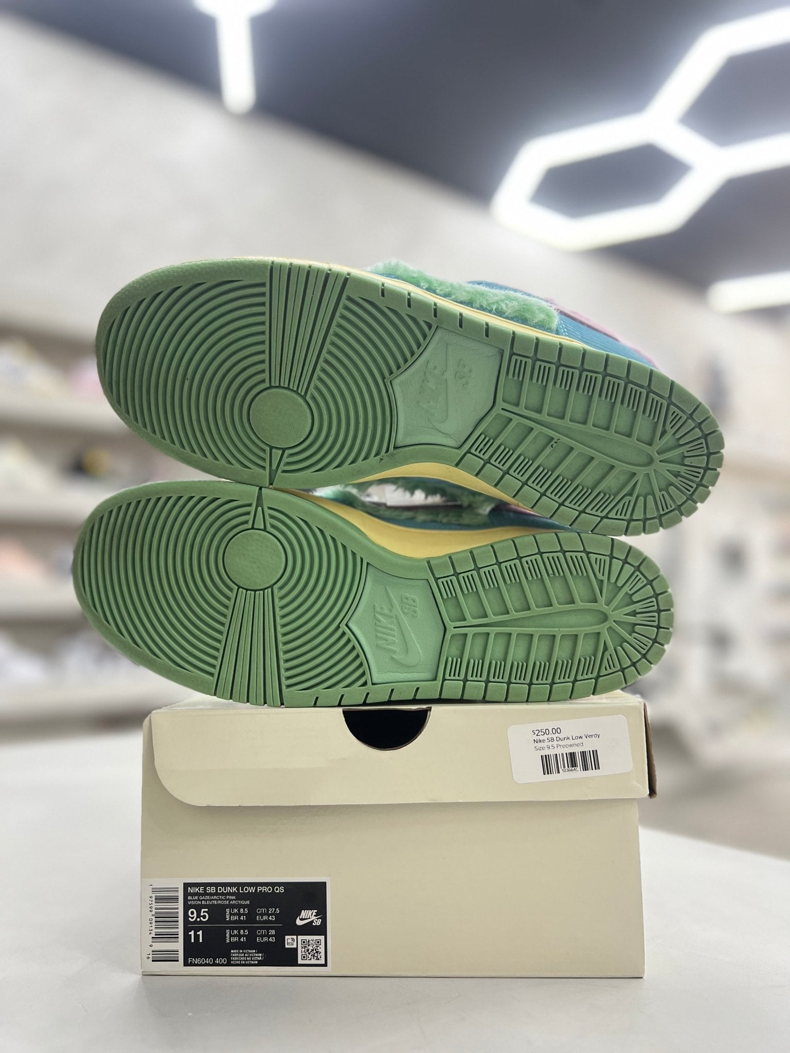 Nike SB Dunk Low Verdy Visty sz 9.5 (preowned) - Restock AveNike SB Dunk Low Verdy Visty sz 9.5 (preowned)Restock AveRestock Ave9.5Restock Ave