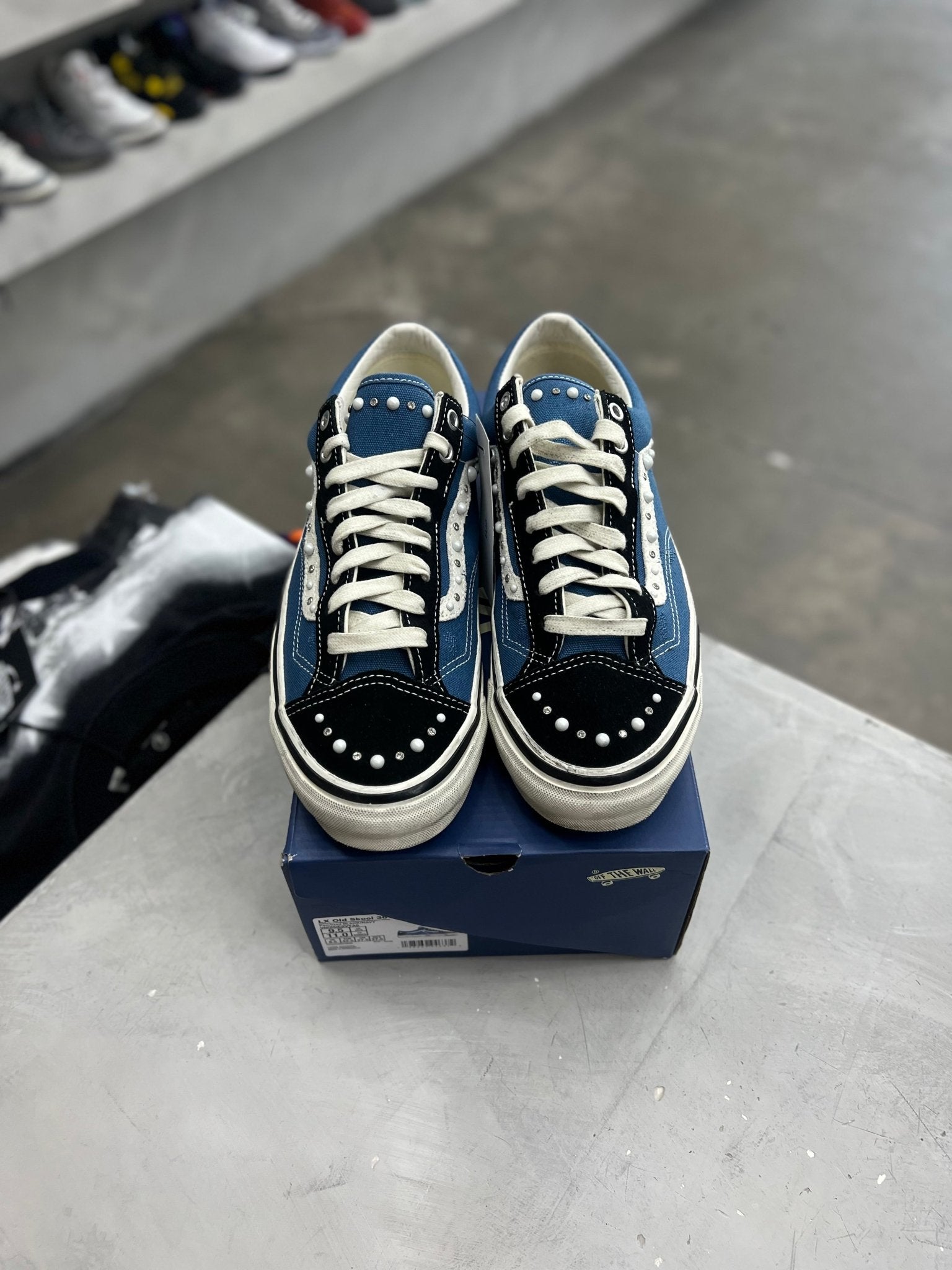 Vans LX Old Skool 36 Pearlized Pack Black Navy Sz 9.5 (PREOWNED) - Restock AveVans LX Old Skool 36 Pearlized Pack Black Navy Sz 9.5 (PREOWNED)Restock AveRestock Ave9.5Restock Ave