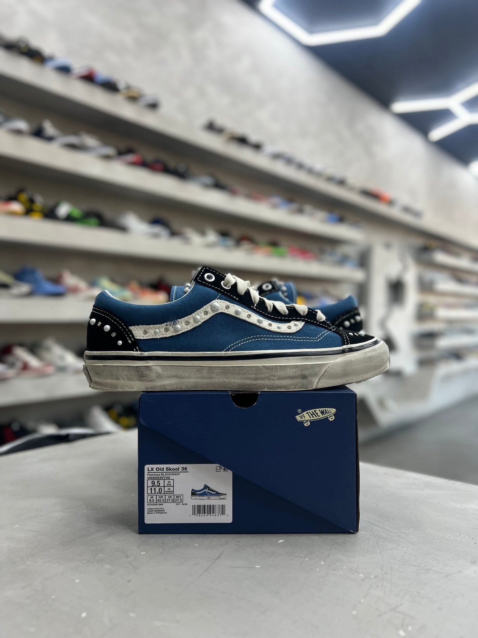 Vans LX Old Skool 36 Pearlized Pack Black Navy Sz 9.5 (PREOWNED) - Restock AveVans LX Old Skool 36 Pearlized Pack Black Navy Sz 9.5 (PREOWNED)Restock AveRestock Ave9.5Restock Ave