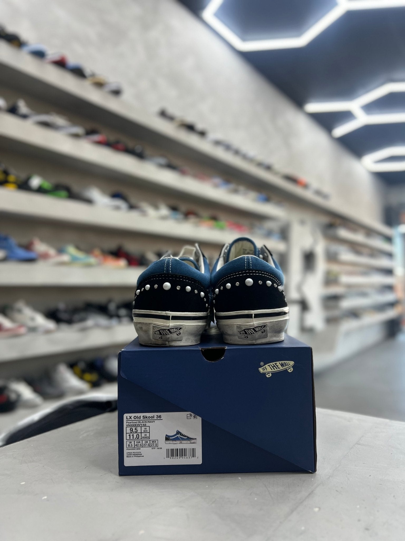 Vans LX Old Skool 36 Pearlized Pack Black Navy Sz 9.5 (PREOWNED) - Restock AveVans LX Old Skool 36 Pearlized Pack Black Navy Sz 9.5 (PREOWNED)Restock AveRestock Ave9.5Restock Ave