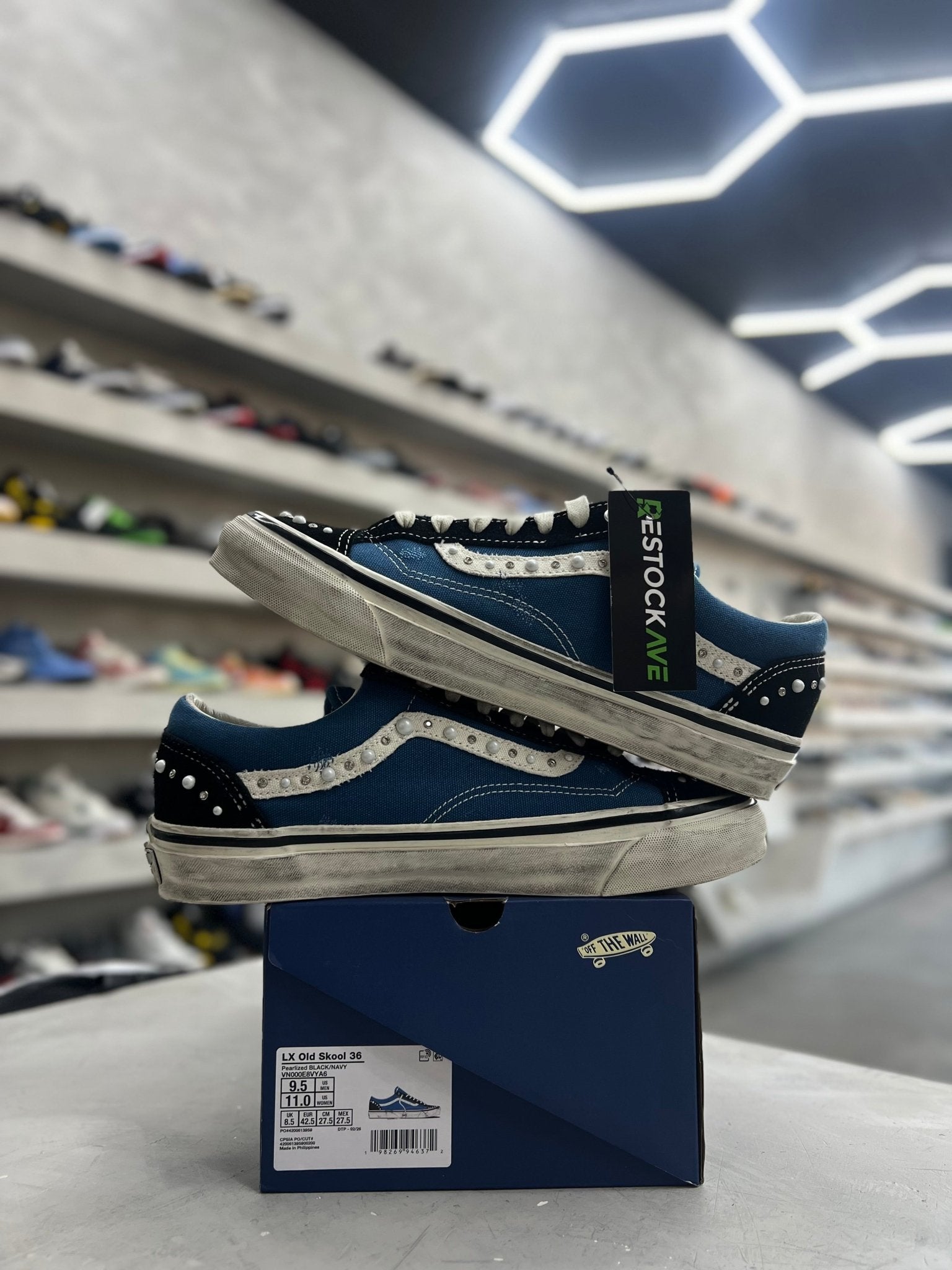 Vans LX Old Skool 36 Pearlized Pack Black Navy Sz 9.5 (PREOWNED) - Restock AveVans LX Old Skool 36 Pearlized Pack Black Navy Sz 9.5 (PREOWNED)Restock AveRestock Ave9.5Restock Ave
