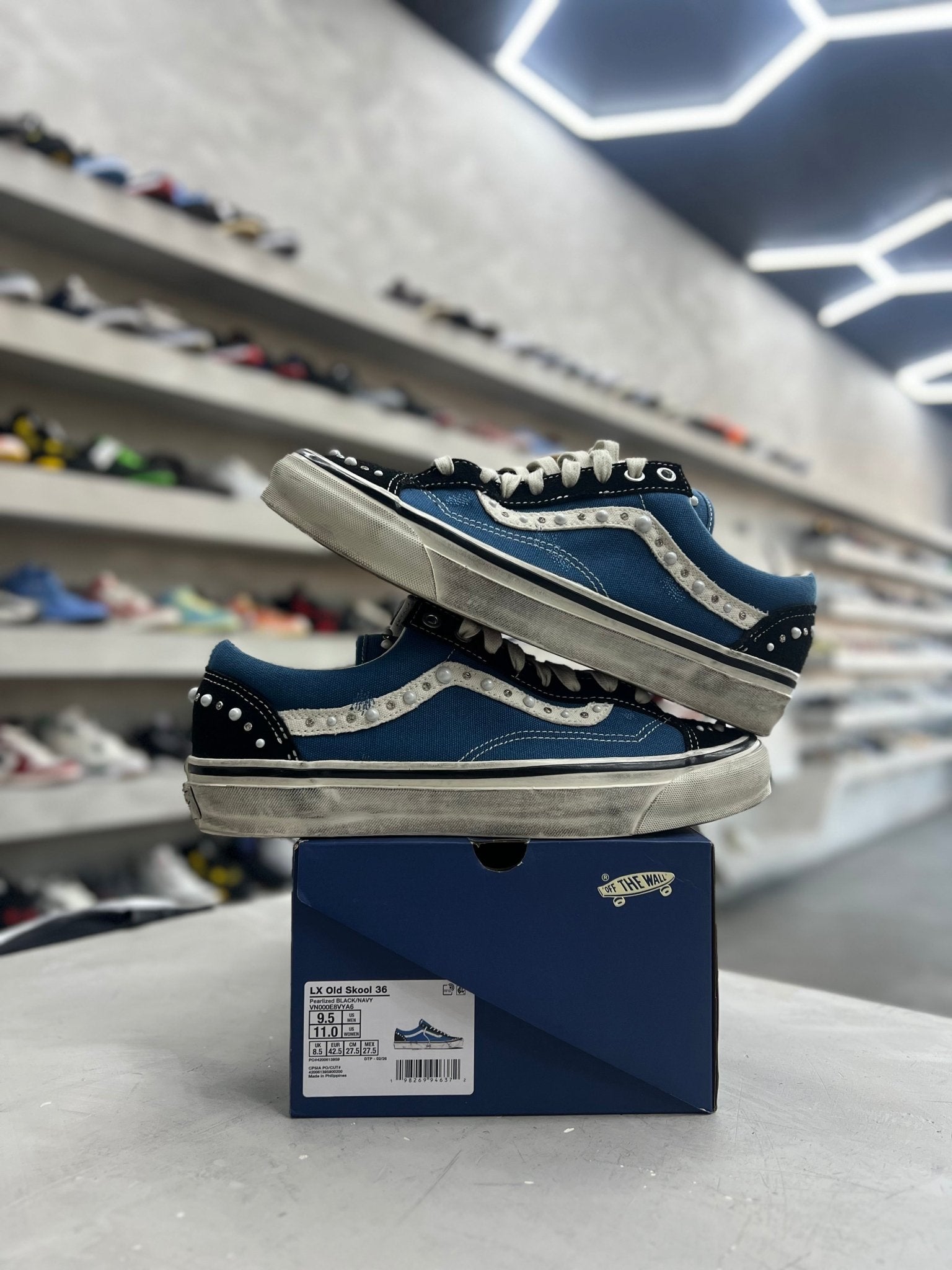 Vans LX Old Skool 36 Pearlized Pack Black Navy Sz 9.5 (PREOWNED) - Restock AveVans LX Old Skool 36 Pearlized Pack Black Navy Sz 9.5 (PREOWNED)Restock AveRestock Ave9.5Restock Ave