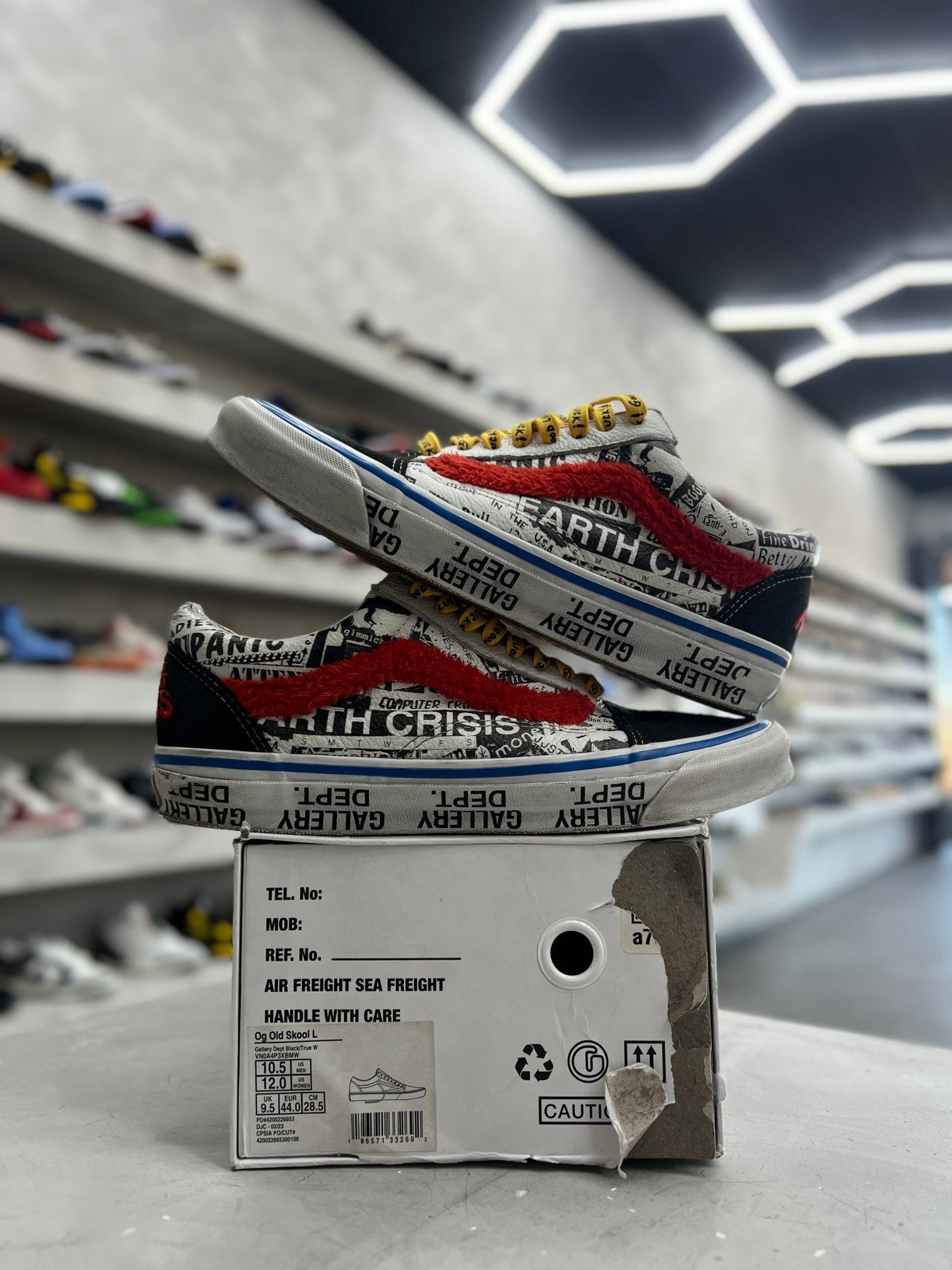 Vans OG Old Skool LX Gallery Dept. Good Luck Sz 10.5 (PREOWNED) - Restock AveVans OG Old Skool LX Gallery Dept. Good Luck Sz 10.5 (PREOWNED)Restock AveRestock Ave10.5Restock Ave